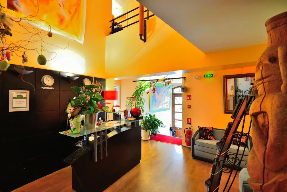 contact hotel
